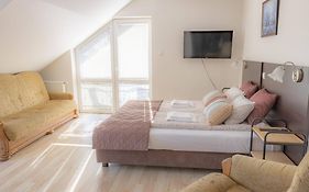 Karla, Apartamenty I Pokoje W Debkach